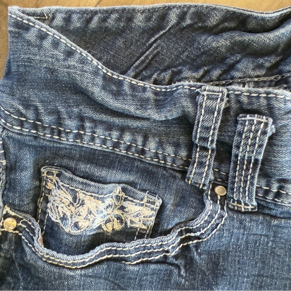 Short & Sexy Series Sophia cuffed embroidered Jean shorts size 14 - Picture 6 of 11